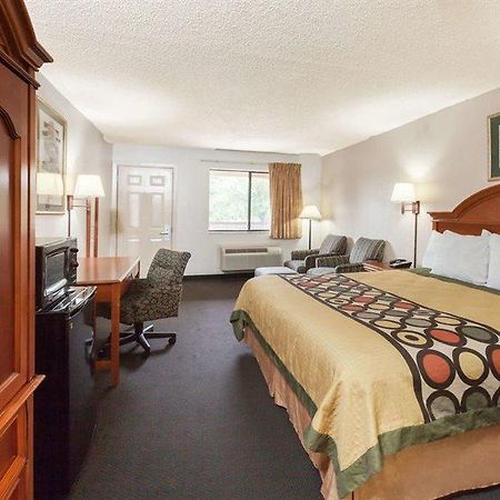 Super 8 By Wyndham Arlington East Hotel Exterior photo