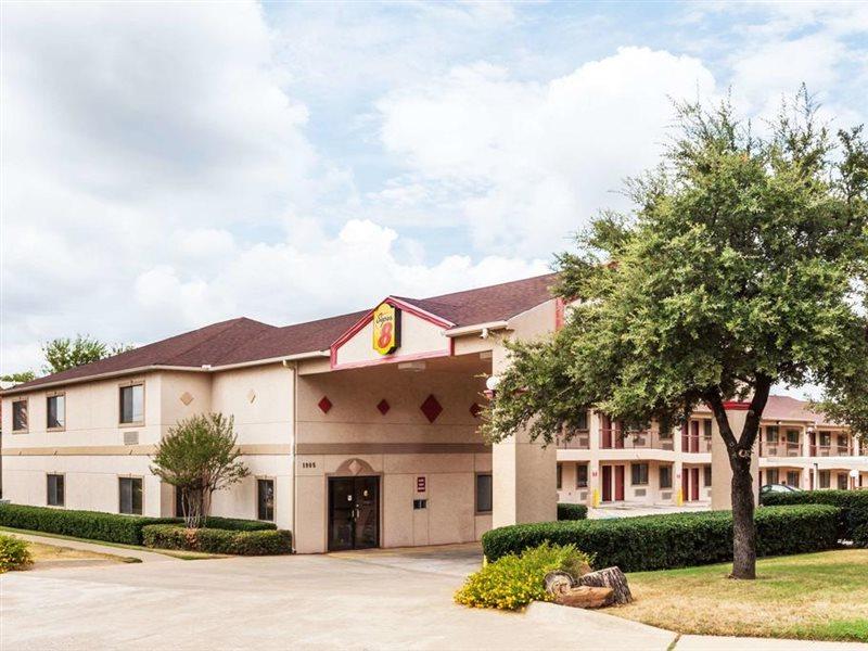 Super 8 By Wyndham Arlington East Hotel Exterior photo