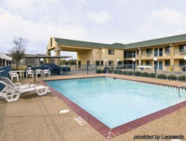 Super 8 By Wyndham Arlington East Hotel Exterior photo